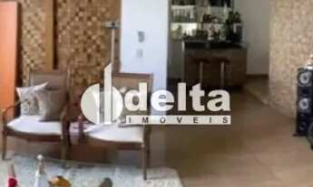 Imagem 4: Casa residencial disponível para venda no bairro Jardim Holanda em Uberlândia-MG