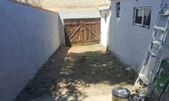 Imagem 2: Casa dois quartos vaga dois carros R$850 Arsenal beira da Av Dr Eugenio Borges 2000