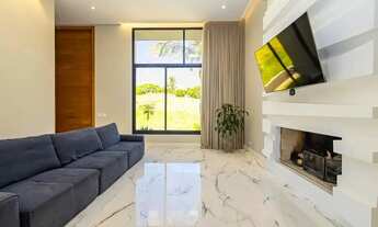 Imagem 4: Casa em condomínio em Santa Felicidade, 4 quartos, 1 suíte, 4 vagas