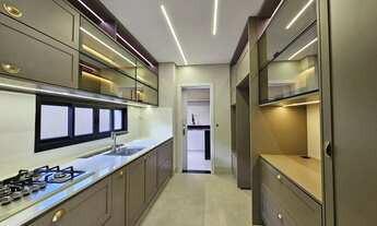 Imagem 5: Lindo sobrado estilo neoclássico no condomínio Alphaville III