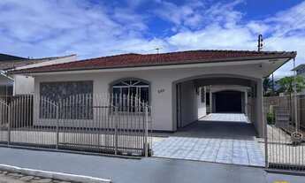 Imagem: Casa à venda com 3 dormitórios no Centro