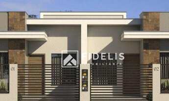 Imagem 2: Casa com 3 dormitórios em ótima localização e edícula com churrasqueira pronta para uso à