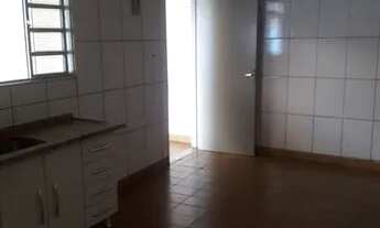 Imagem 4: Ótima casa na Vila Tibério prox. supermercado Big! Aceita Caução!