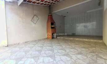 Imagem 7: ?? Casa Espaçosa de 3 Dormitórios com Quintal, Churrasqueira e Localização Privilegiada em