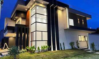 Imagem: Casa de esquina, com uma volumetria encantado