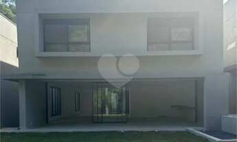 Imagem 6: Casa Nova em condomínio com 4 suítes na Granja Julieta