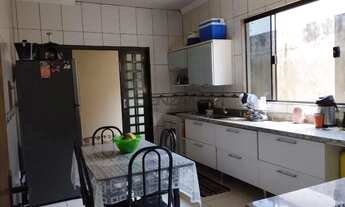 Imagem 3: Casa no Bairro Sto Antônio c/ edícula por apenas R$490 mil