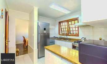 Imagem 7: Casa com 4 dormitórios, 1 suíte, 4 vagas, piscina no bairro Três Figueiras