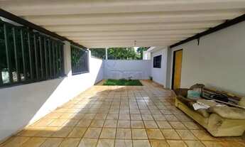 Imagem: Casa de 03 quartos com edícula á venda