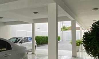 Imagem 6: Casa duplex a venda com 6 quartos e vagas para 15 carros no bairro Cidade dos Funcionários