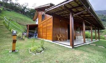 Imagem 6: Casa Rústica Duplex nas Montanhas Capixabas - Refúgio de Conforto e Beleza em Condomínio F