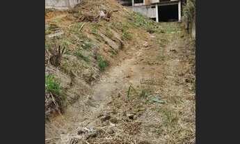 Imagem 4: Vendo terreno com construção iniciada