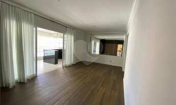 Imagem 4: Apartamento de 145 m² na Barra Funda, finamente decorado, com 3 suítes, 3 vagas