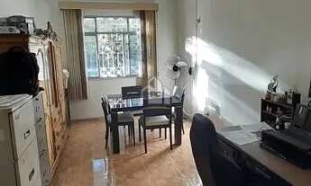 Imagem 7: Casa à venda no Bairro Chic, com 5 quartos e ótima área externa - terreno com 352m2