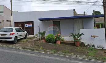 Imagem: Casa Espaçosa e Ponto Comercial Estratégico