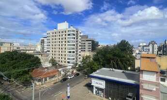 Imagem 4: Cobertura semímobiliada no coração do bairro Menino Deus, em Porto Alegre a venda