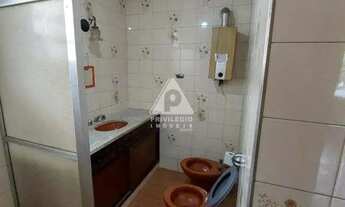 Imagem 7: Apartamento tipo casa, 4 quartos, 3 banheiros, 2 cozinhas, despensa, área coberta