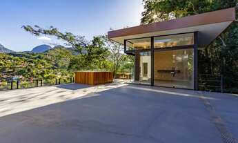 Imagem 2: Casa com 5 suítes no condomínio Roseiral, Teresópolis