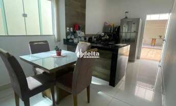 Imagem 7: Casa residencial disponível para venda no bairro Jardim Holanda em Uberlândia-MG