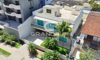 Imagem 4: Sobrado Robusto no Centro de Guaratuba 400m², 4 Suítes e Piscina a 400m do Mar