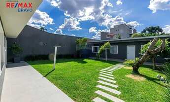 Imagem 2: Casa à venda, com 240m2 de área construída e 480m2, totalmente reformada, no Bairro Fanny