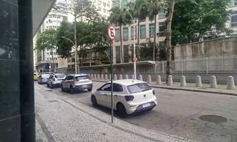 Imagem 4: Sala comercial reformada - padrão alto, com 247m², à Rua México, nº 11