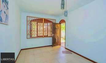 Imagem 3: Casa de 2 quartos, 2 banheiros,pátio,churrasqueira, 7 vagas no bairro Guarujá