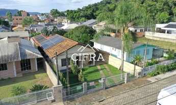 Imagem 2: Casa de Alvenaria - Venda - 03 dormitórios - 148m2 - Semi Mobiliada - Piscina Aquecida - E