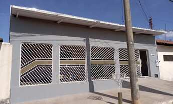 Imagem: Casa recém reformada no Parque Atheneu