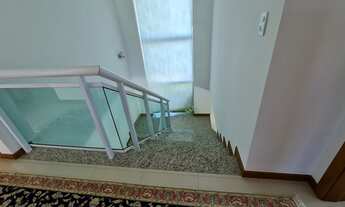 Imagem 7: Casa de condomínio sobrado para venda tem 420 metros quadrados com 4 quartos