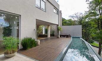 Imagem: Casa em condomínio, bela e contemporânea