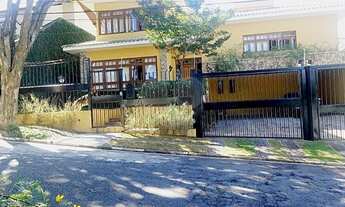 Imagem: Conforto e segurança em uma bela casa no