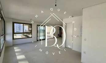 Imagem 2: Apartamento à venda em Moema com 148 metros quadrados, 4 dormitórios, 2 vagas e varanda go