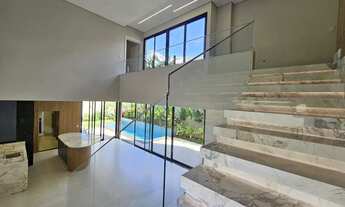 Imagem 4: Lindo sobrado estilo neoclássico no condomínio Alphaville III