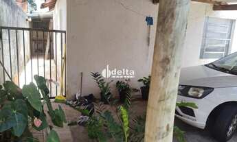 Imagem 2: Casa residencial com 5 quartos sendo 1 suíte disponível para venda no bairro Segismundo Pe