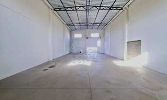 Imagem 6: Galpão de 170m² com 02 lavabos para locação - Jardim Cristo Redentor