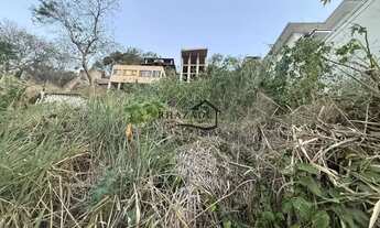Imagem 7: Excelente terreno em aclive na entrada da praia de Piratininga, Niterói