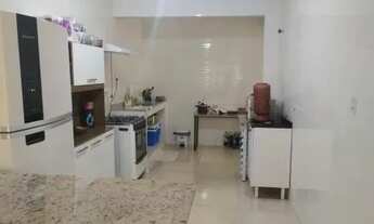 Imagem 3: Casa com quintal grande