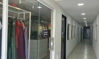 Imagem 5: Passo loja de roupas decorada, frente de rua, no centro de Lauro de freitas. Oportunidade!