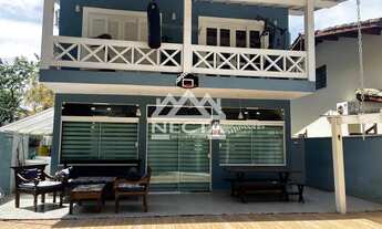 Imagem 4: Casa à Venda em Condomínio Fechado com Piscina e Lazer Completo