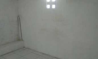 Imagem 2: Quitinetes No fundo da feirinha da João Durval, Feira de Santana