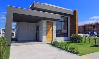 Imagem 2: Bela casa com posição solar perfeita localizada no bairro planejado com infraestrutura com