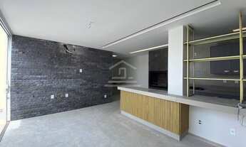 Imagem 2: Casa de condomínio sobrado para venda possui 245 metros quadrados com 4 quartos