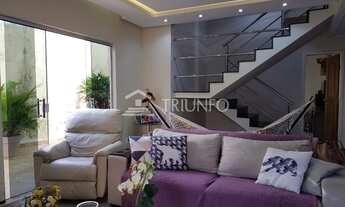 Imagem 2: Casa de condomínio sobrado para venda possui 300 metros quadrados com 4 quartos