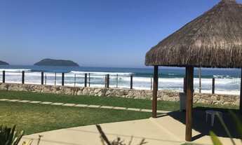 Imagem: Casa ampla com vista para o mar e com área