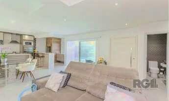 Imagem 5: Excelente casa 3 dormitórios , 4 vagas cobertas, com piscina, placas solares 800kw mês. T