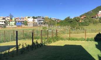 Imagem 7: Residência 150m²,3 dormitórios,amplo jardim,3 quadras do mar,Garopaba/SC