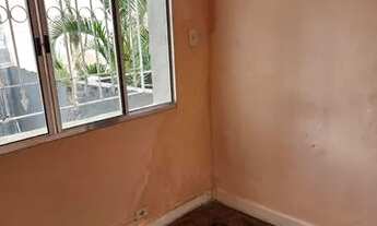 Imagem 2: Salão comercial com aproximadamente 120m², contendo 4 salas, cozinha, banheiro e quintal