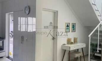 Imagem 3: Casa Sobrado - Jacareí - Villa Branca - 3 Dormitórios - 150m² - Aceita Permuta