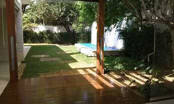 Imagem 2: Casa reformada com 4 suítes à venda em Alto de Pinheiros